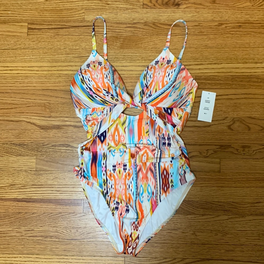 La Blanca one piece swimsuit - twist keyhole one piece with molded cups